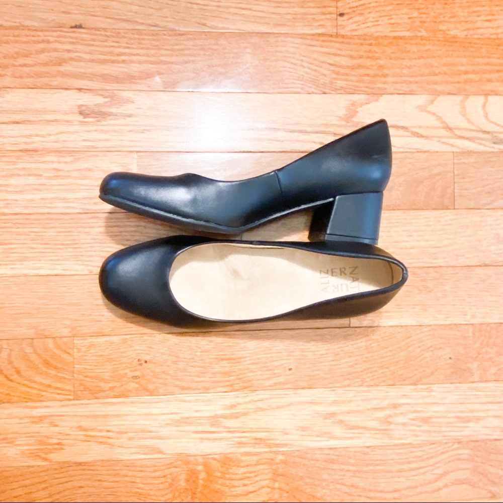 Naturalizer woman’s black block heels